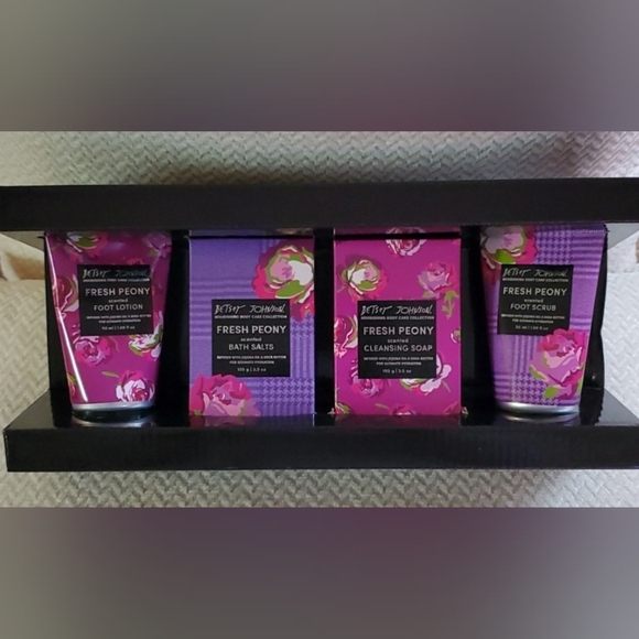 Betsey Johnson Other - Betsey Johnson 4 Piece Bath & Body Bundle